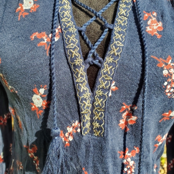 Lucky Brand Floral Blue Lace Up Tassle Tie Long Sleeve Top Women's Size XS EUC - Picture 10 of 16